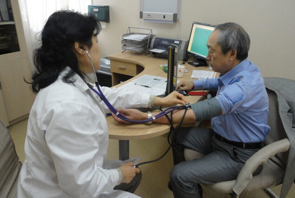 海外飞来的患者。